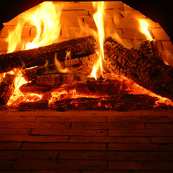 Il forno a legna con barbecue 